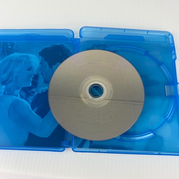 The Ugly Truth Blu-ray Disc Movie Romantic Comedy Gerard Butler Katherine Heigl - Picture 5 of 5